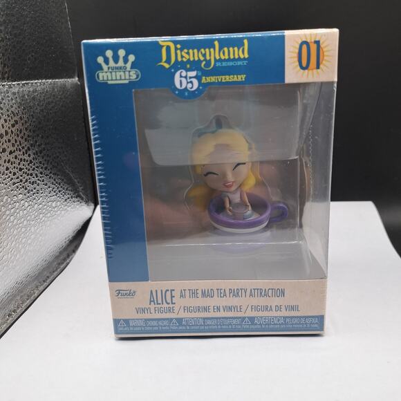Funko Mini Disneyland "Alice at the Mad Tea Party Attraction" #01 - Picture 1 of 4
